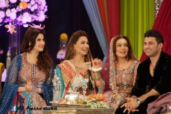Pakistani-TV-Actress-Sadia-Imam-Mehndi-at-Good-Morning-Pakistan-Show-013